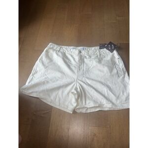 NEW Ava & Viv Khaki High Rise Relaxed Fit Size 22 Plus Size Shorts